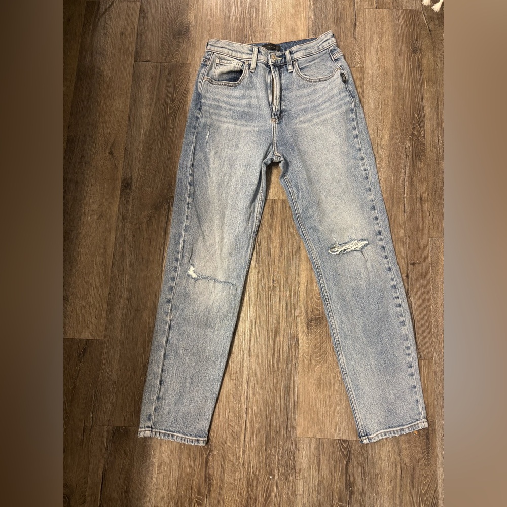 Silver Jeans Light Wash Slim Straight